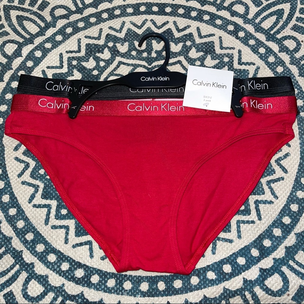 NEW WITH TAGS Calvin Klein Womens Bikini Underwear